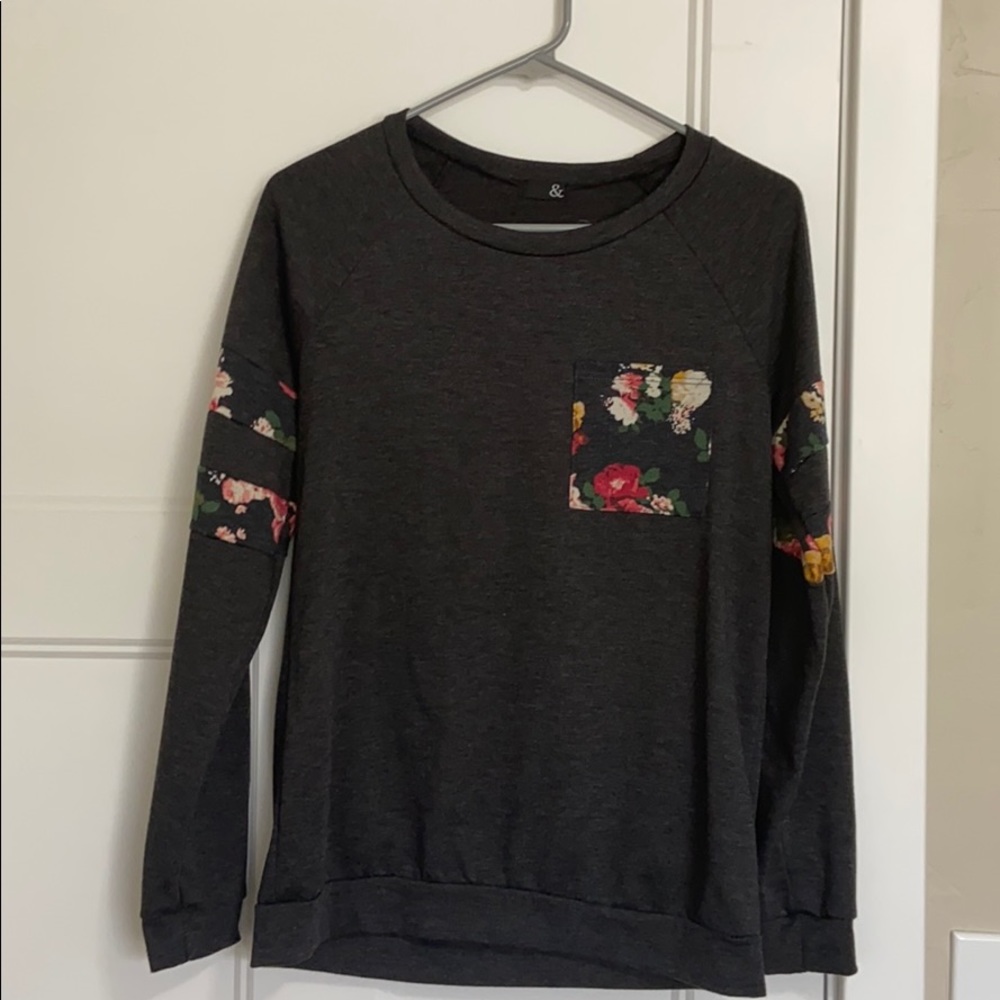 Long Sleeve Gray Top with Floral Pocket